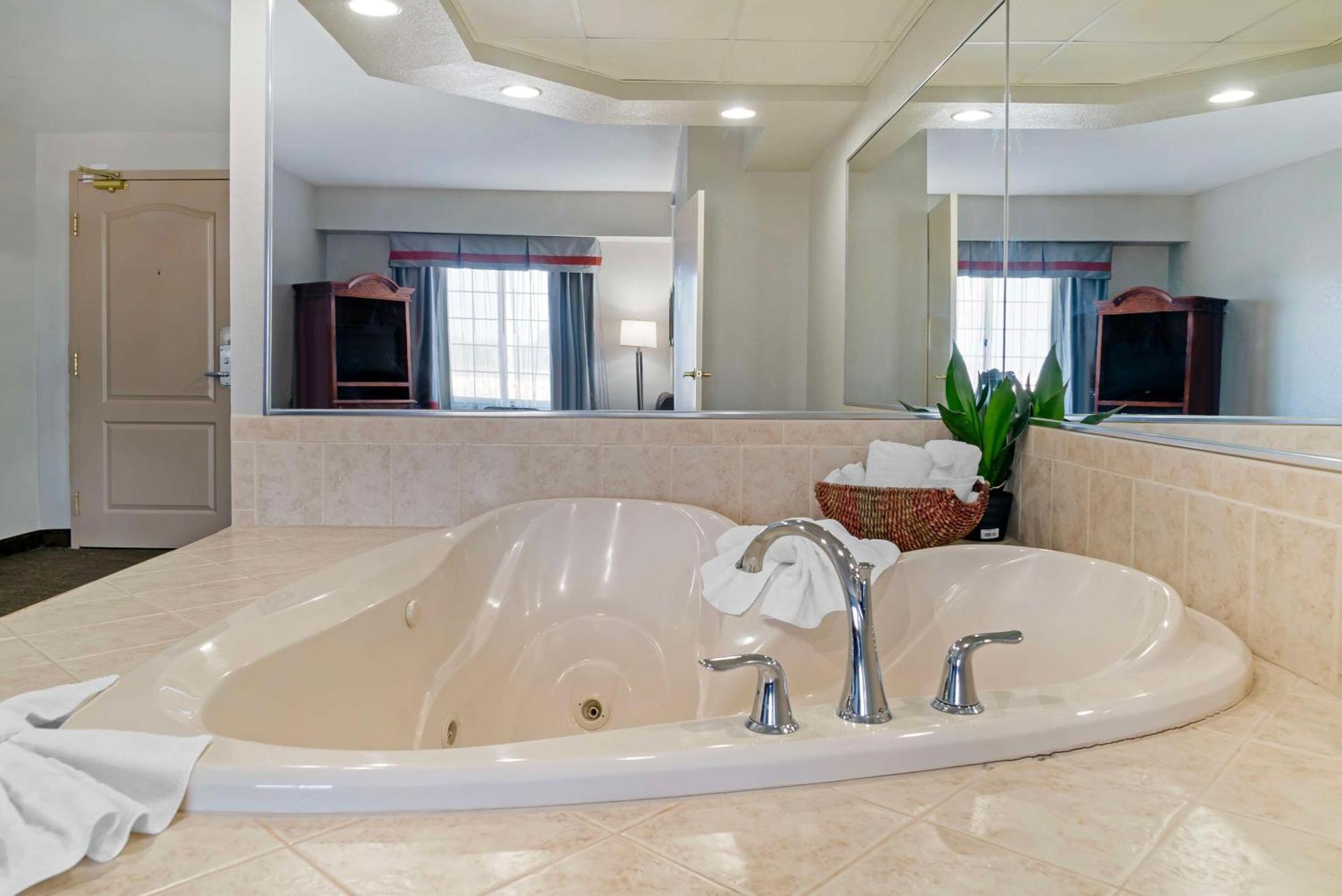Best Western Executive Inn & Suites Grand Rapids Esterno foto